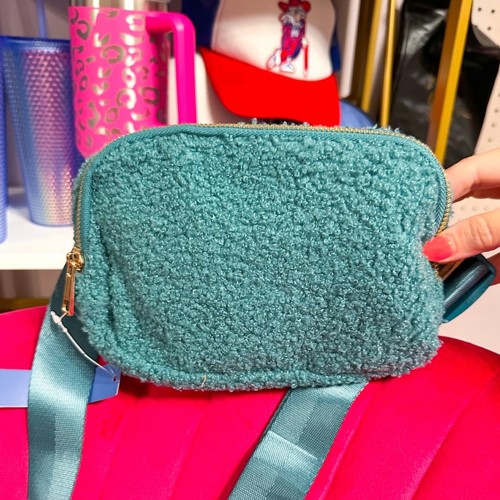 ✨NEW✨Teal Sherpa Belt Bag!